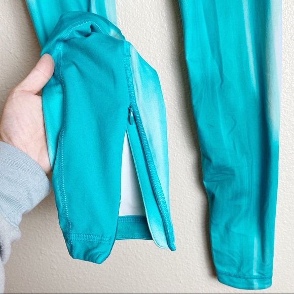 UNDER ARMOUR Teal Marble Leggings - Picture 2 of 5